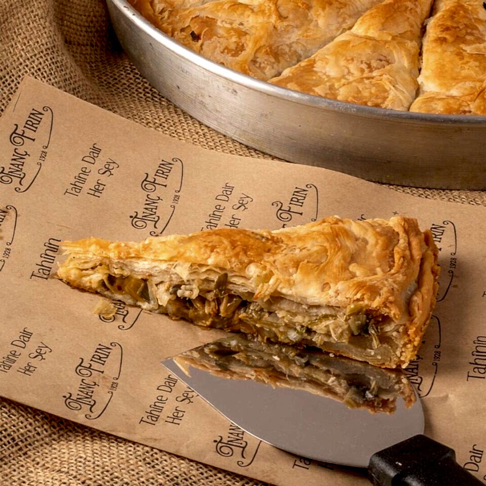 Pırasalı Arnavut Böreği (1 kg)